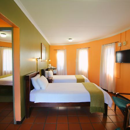 Kalahari Arms Hotel Khemsbok Экстерьер фото