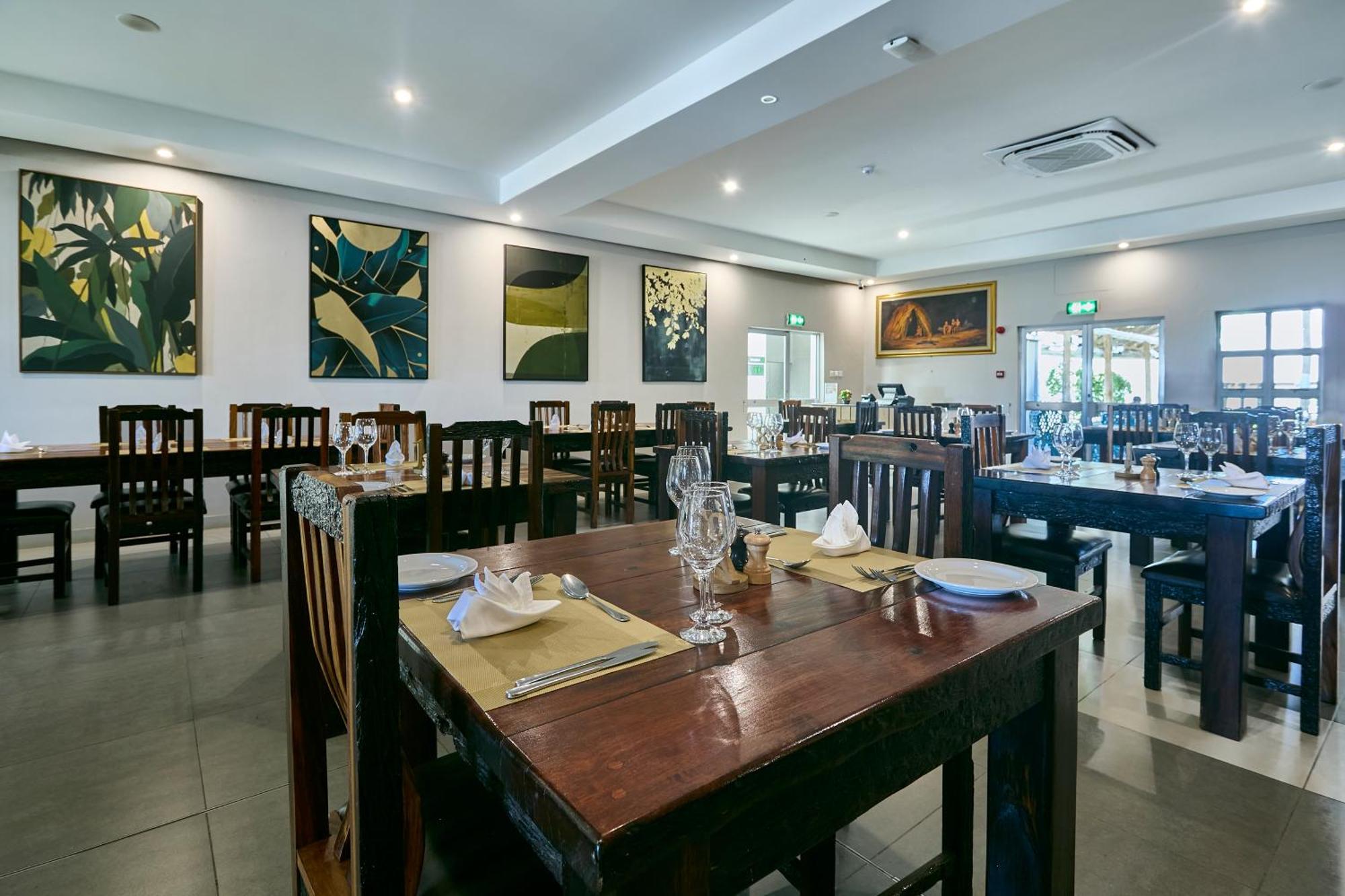 Kalahari Arms Hotel Khemsbok Экстерьер фото