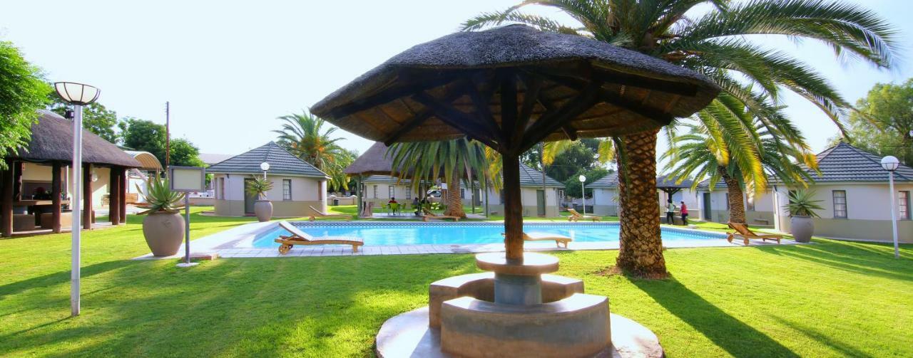 Kalahari Arms Hotel Khemsbok Экстерьер фото