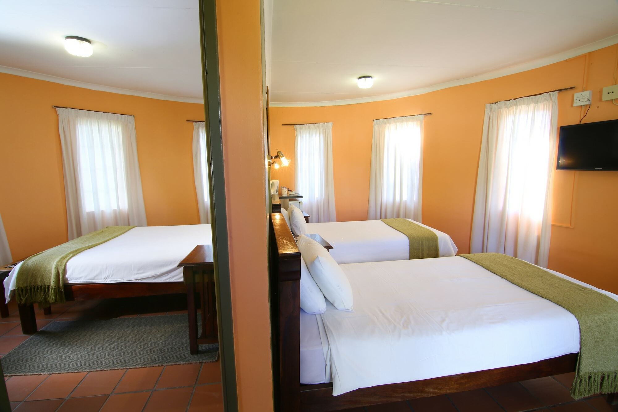 Kalahari Arms Hotel Khemsbok Экстерьер фото